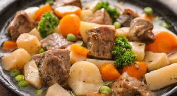 Spezzatino e piselli, la ricetta da leccarsi i baffi: come ottenere una vera crema