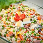 insalata di riso con uova sode e pomodoro